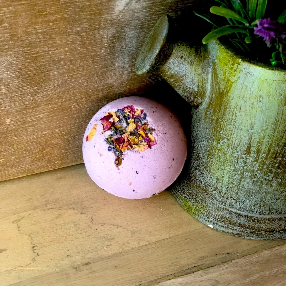 Lavender Rose Fizzy Foaming Bath Bomb